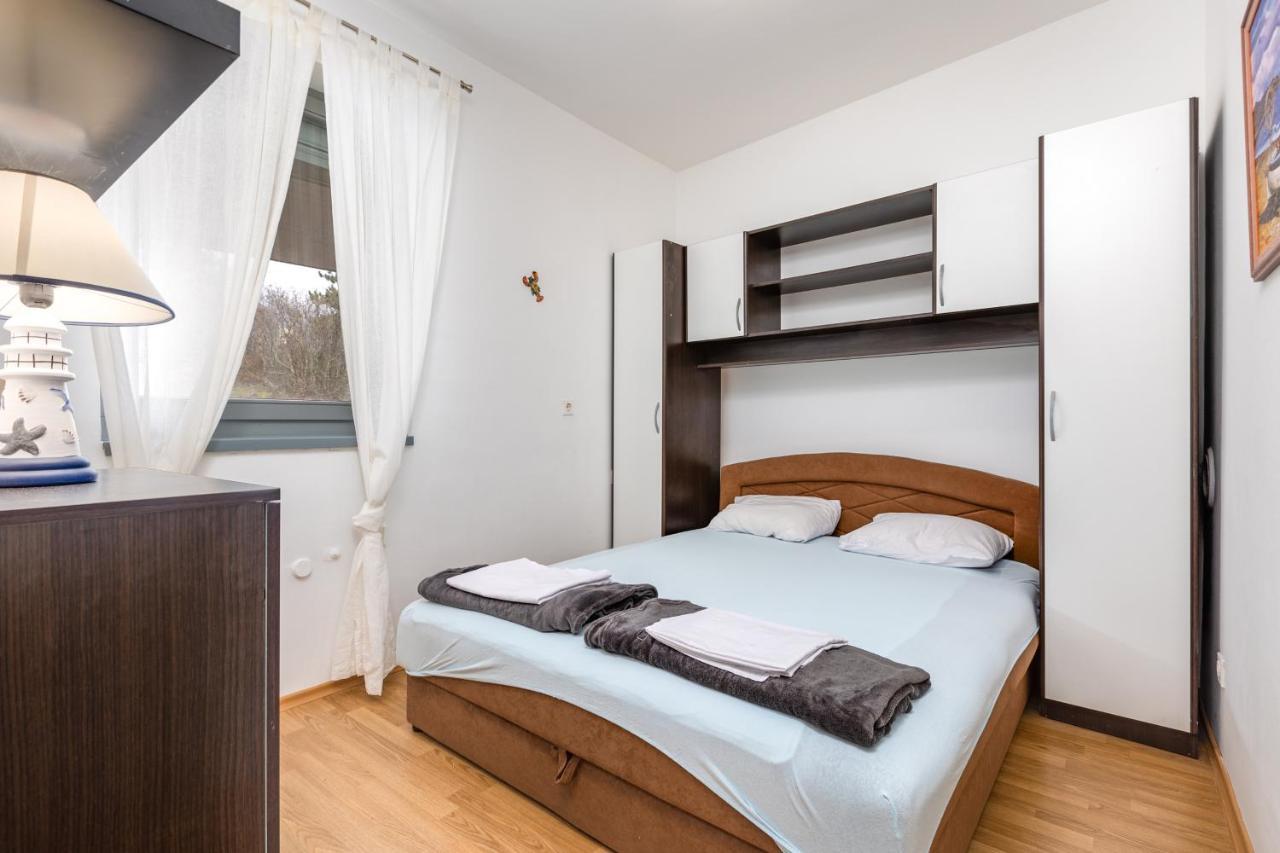 Apartman Leona Vrbnik (Primorje-Gorski Kotar) Exterior foto